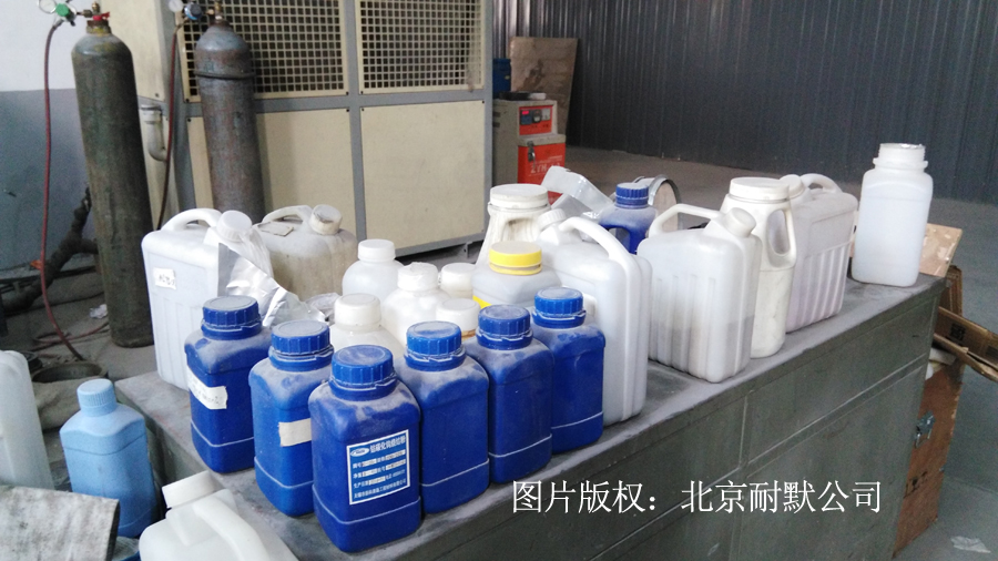 Al2O3�����������X�մ�Ϳ��늻��W(xu��)���g���ܵ�Ӱ�